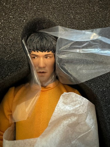 Enterbay Bruce Lee 75th Anniversary 1/6 Scale Action Figure. Still New Condition - Picture 12 of 24