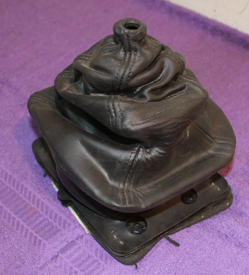 1982 1983 1984 Ford Escort EXP Lynx LN7 NOS M/T TRANS SHIFT LEVER BOOT - Image 3 of 4