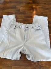 Vintage Lee Mom Jeans Size 10P Light Blue High Waist Classic 80s Tapered Leg