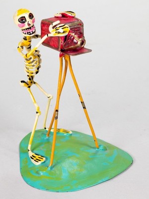 Vintage 1993 Saulo Moreno Mexican Painted Wire Calavera Photographer Sculpture