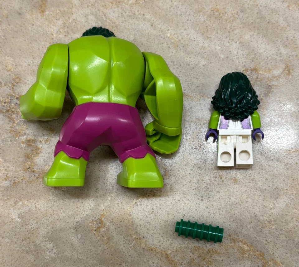 LEGO Marvel: Hulk vs. Red Hulk (76078) Hulk minifiguras y vehículo solamente Foto 2 de 3