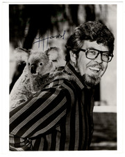Rolf Harris Signed 8 x 10 Photo / Autographed British TV Personality, Artist