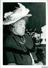 1988 Photo John Peakes Stars In Play The Importance Of Being Earnest Theater 5X7