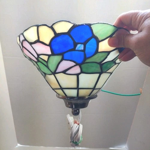 Tiffany Style- Stained Glass Wall Sconce/ Pin Up Lamp Fixture Light