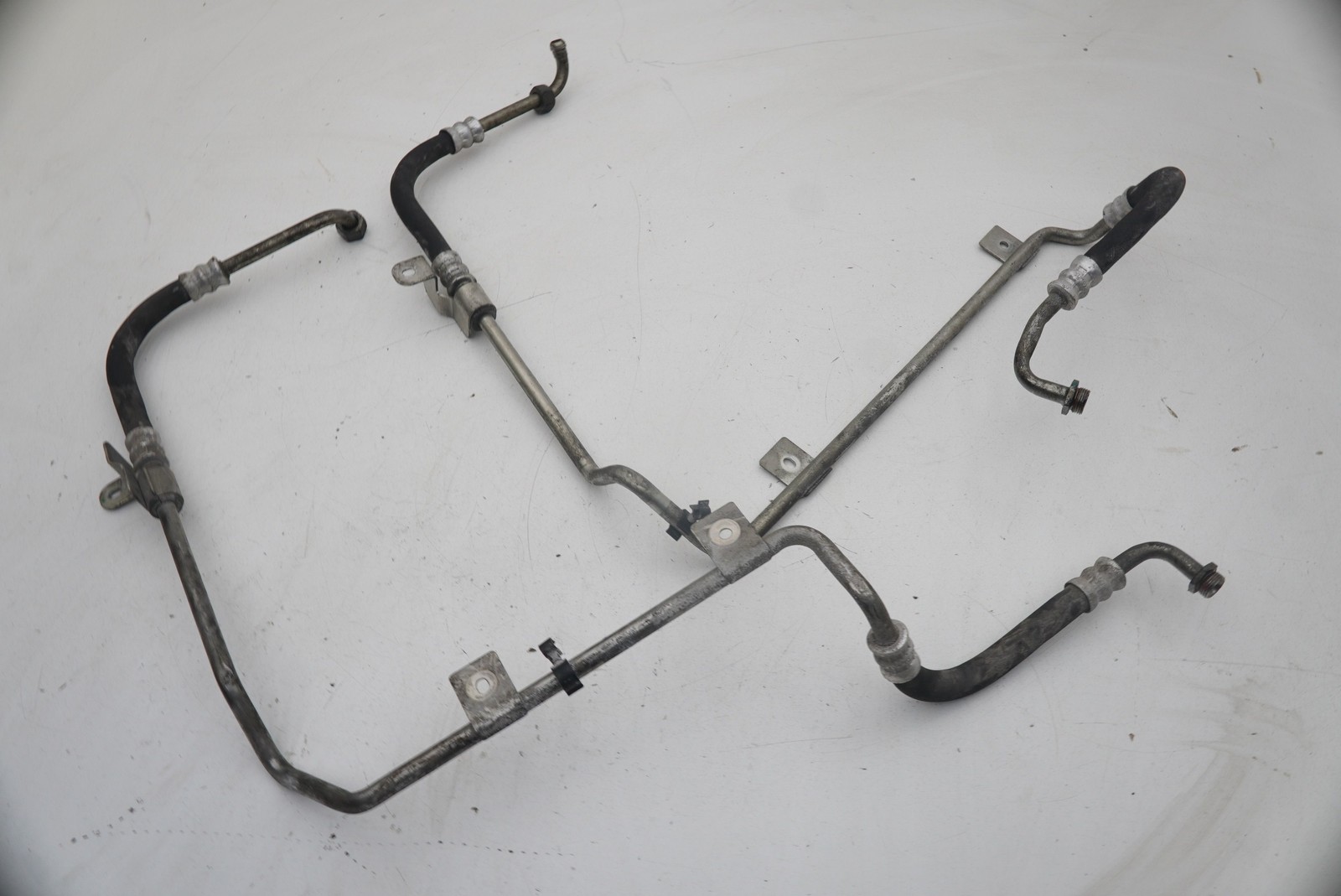 Transmission Oil Cooler Pipe Line Hose 6G337F113DB Aston Martin V8 Vantage 2008