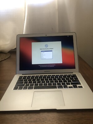 Apple MacBook Air 13.3 inch Laptop - MJVE2LL/A (2015, Silver)