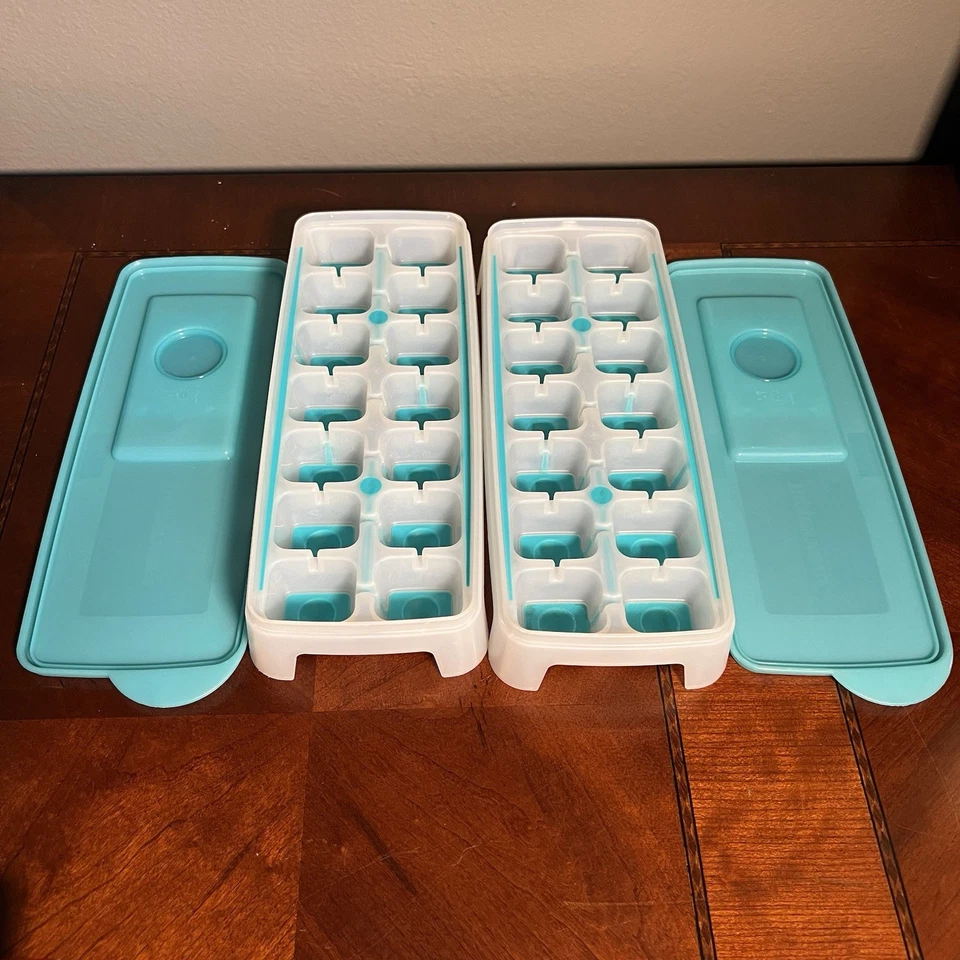 Tupperware Fresh 'n Pure Aqua Ice Cube Tray with Lid Seal Spout SET OF 2 - Image 3 of 4