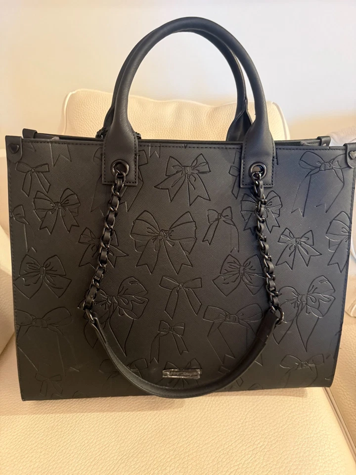 Bolso de Mano Grande Betsey Johnson XOKIARA2 Negro Arcos con Muñequera Nuevo con Etiquetas Foto 4 de 4