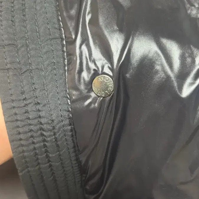 Moncler Madeira Black Puffer Jacket thumbnail 5