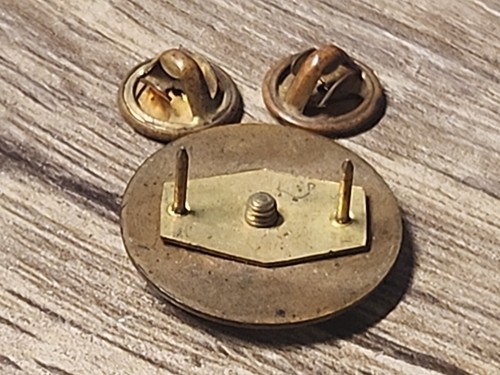 WW2 US Army Ordnance Corps Enlisted Brass Collar Badge Tack Pin Original Patina - Picture 6 of 6