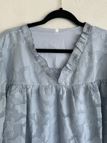 Woman Blue Floral Bell-Sleeve V-Neck Top, Size XXL - Picture 3 of 5