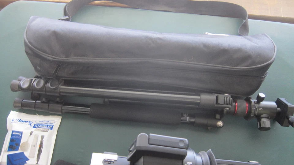 Sony HXR-MC2500 Digital FHD AVCHD Shoulder Mount Camcorder Bundle - SHIPS FREE - Image 2 of 4