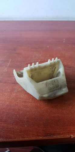 BMW E39 5er 525d Kühlerhalter unten rechts 2247894