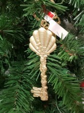 Disney Parks Exclusive 2018 Little Mermaid Ariel Sea Shell Key Chain