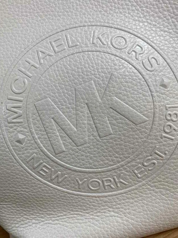 全新带标签! MICHAEL KORS 白色福尔顿运动包 * * 带墙壁 — 第 3/4 张图片