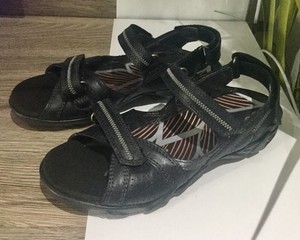 ecco walking sandals uk