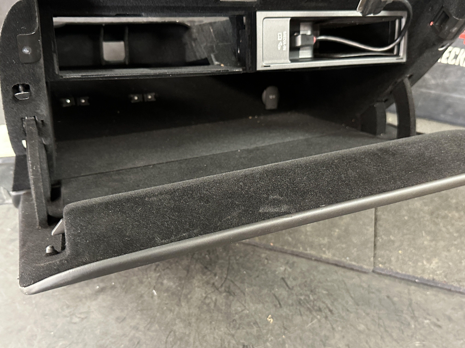 11-18 BENTLEY CONTINENTAL GT DASH GLOVE BOX STORAGE COMPARTMENT BLACK 3W1857735F