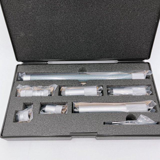 ミツトヨ　　縦足式内側マイクロメーター　137-203　IMZ-500 Mitutoyo Micrometer 137-203 IMZ-500 50-500mm 0.01mm Inside