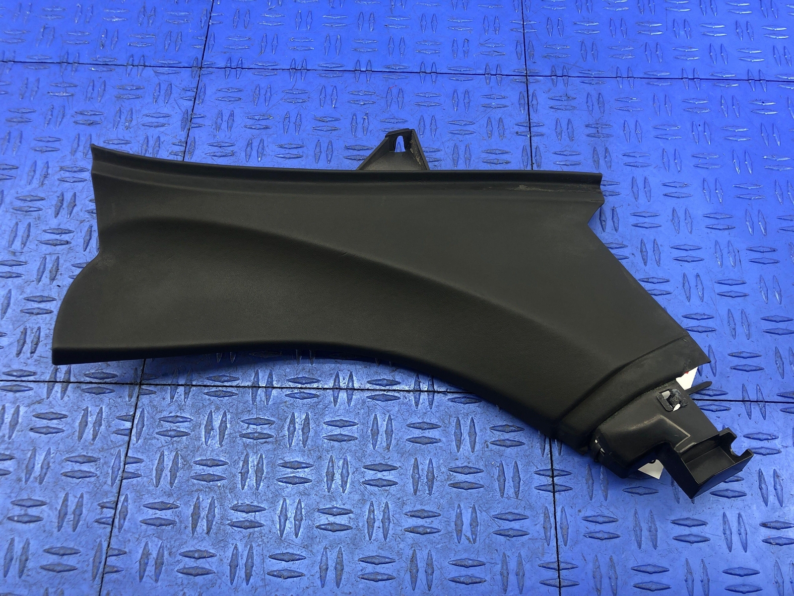 2008-2015 AUDI R8 REAR RIGHT LOWER QUARTER PANEL TRIM COVER BLACK 427867036 OEM