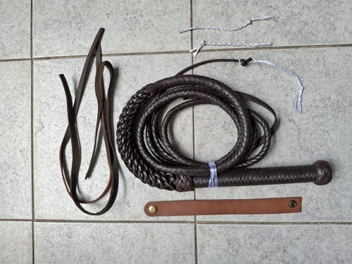 Fouet Dresseur En Cuir De Vache – Stock Whip 6 Pieds – 16 Brins – Leather Phobia