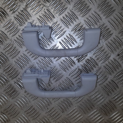 Mercedes W204 C-Klasse Haltegriff vorne Innengriff Griff Dachhimmel A204100051