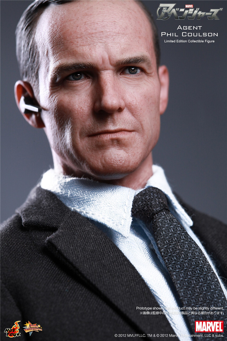 Hot Toys MMS189 The Avengers 1/6th scale Agent Phil Coulson