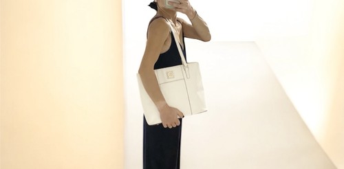 Dooney & Bourke Lexington Tote Bag Purse Off White
