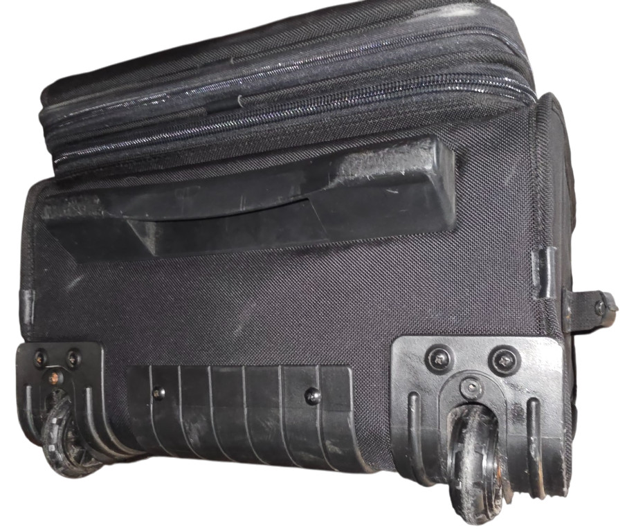 Travelpro Platinum II Expandable 2-Wheel Rolling Carry-On Bag Black - Large size