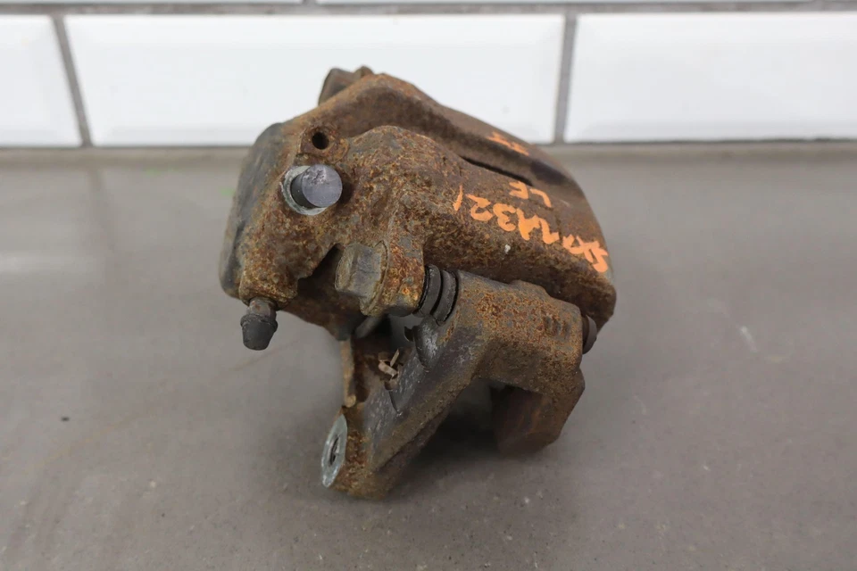 Juego de 4 pinzas de freno plateadas Mazda Miata 1994-2005 (con ruedas de 15") Foto 3 de 4