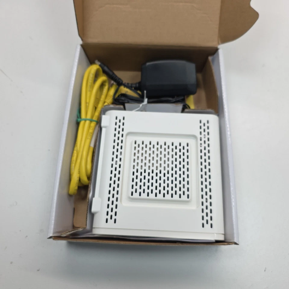 ARRIS SURFboard SB6190 DOCSIS 3.0 32 x 8 Gigabit Cable Modem 1 Gbps - Image 3 of 4