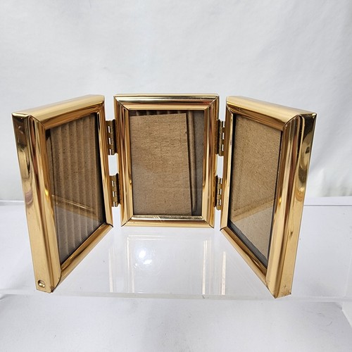 MCM dreifach faltbarer glatter Rand Messing goldfarben aufklappbarer Fotorahmen je 2" x 3" - Bild 7 von 7