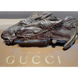 Gucci véritable boucle de ceinture vintage brutaliste double cheval Italie rare étain argenté