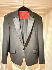 2 Peice Gentleman’s Tuxedo.