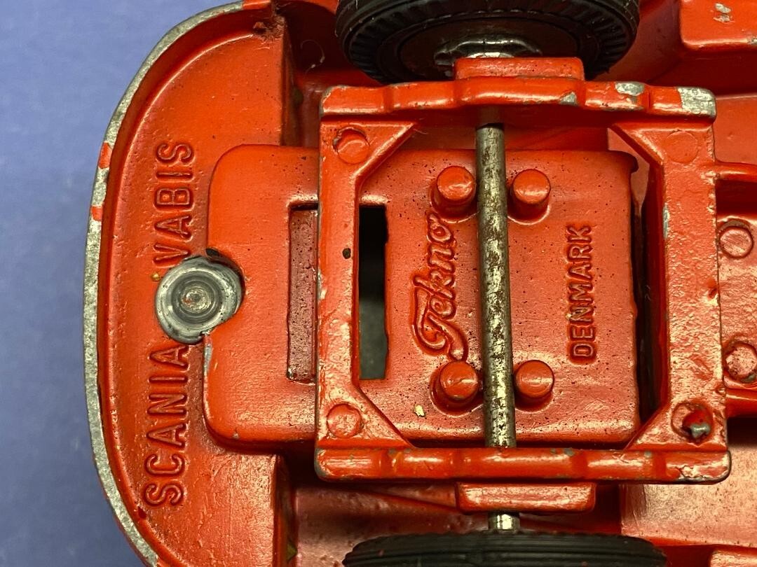 VINTAGE TEKNO SCANIA-VABIS 76 DIECAST HAULER FROM DENMARK #861 NICE ORG'L. PAINT