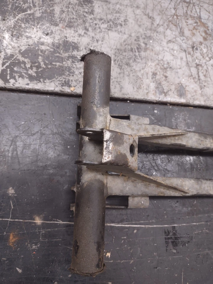 Yamaha SRX 600 1998 brazo pivote 2 8CR-47332-10-00 RW5670 Foto 3 de 3