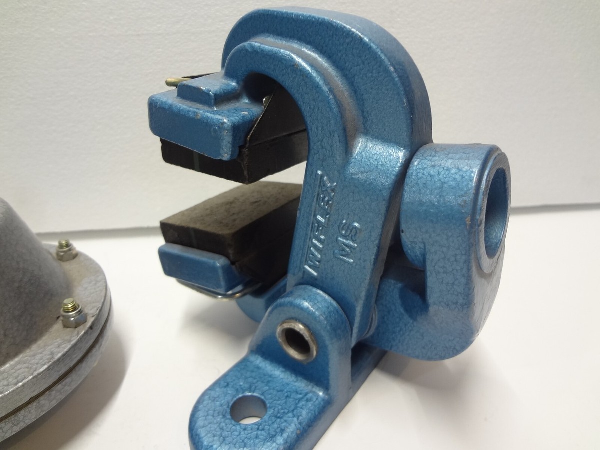 Lost FLASH BACK 5’11”XTR PARALLEL FLEX FallTech 8242Y3L - 6' Arc Flash Energy Absorbing Lanyard, Double