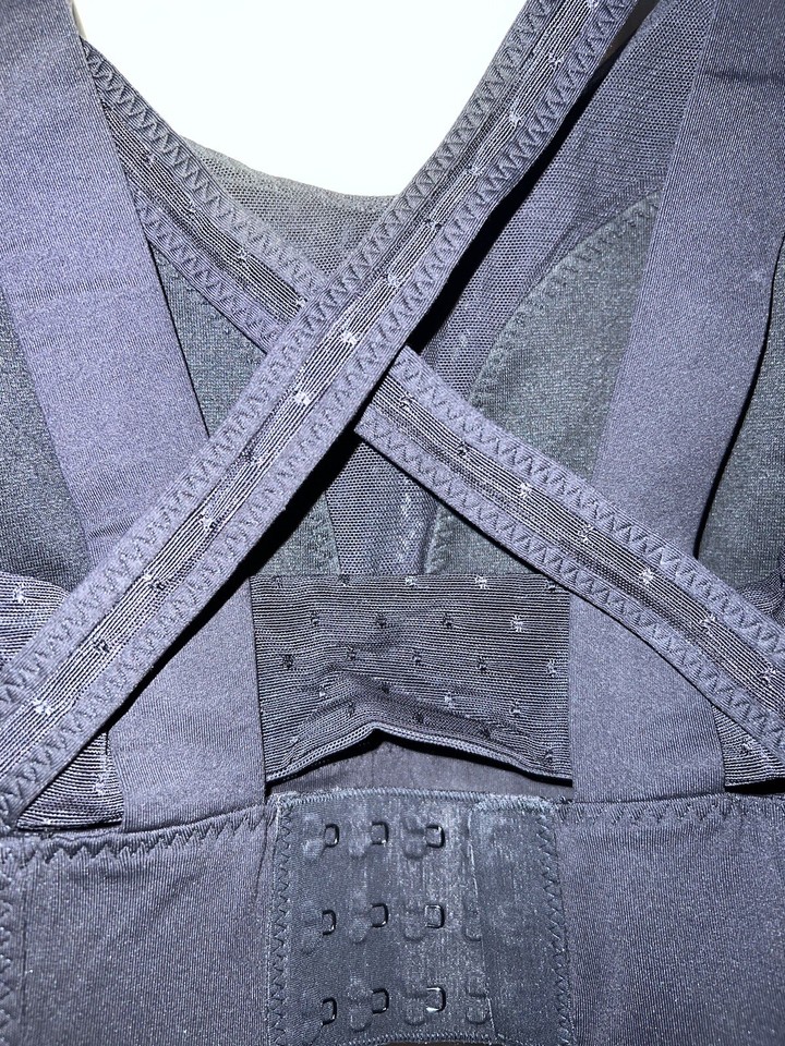 LULULEMON Black Strappy Sports Bra X Cross Gym Training Running Mesh