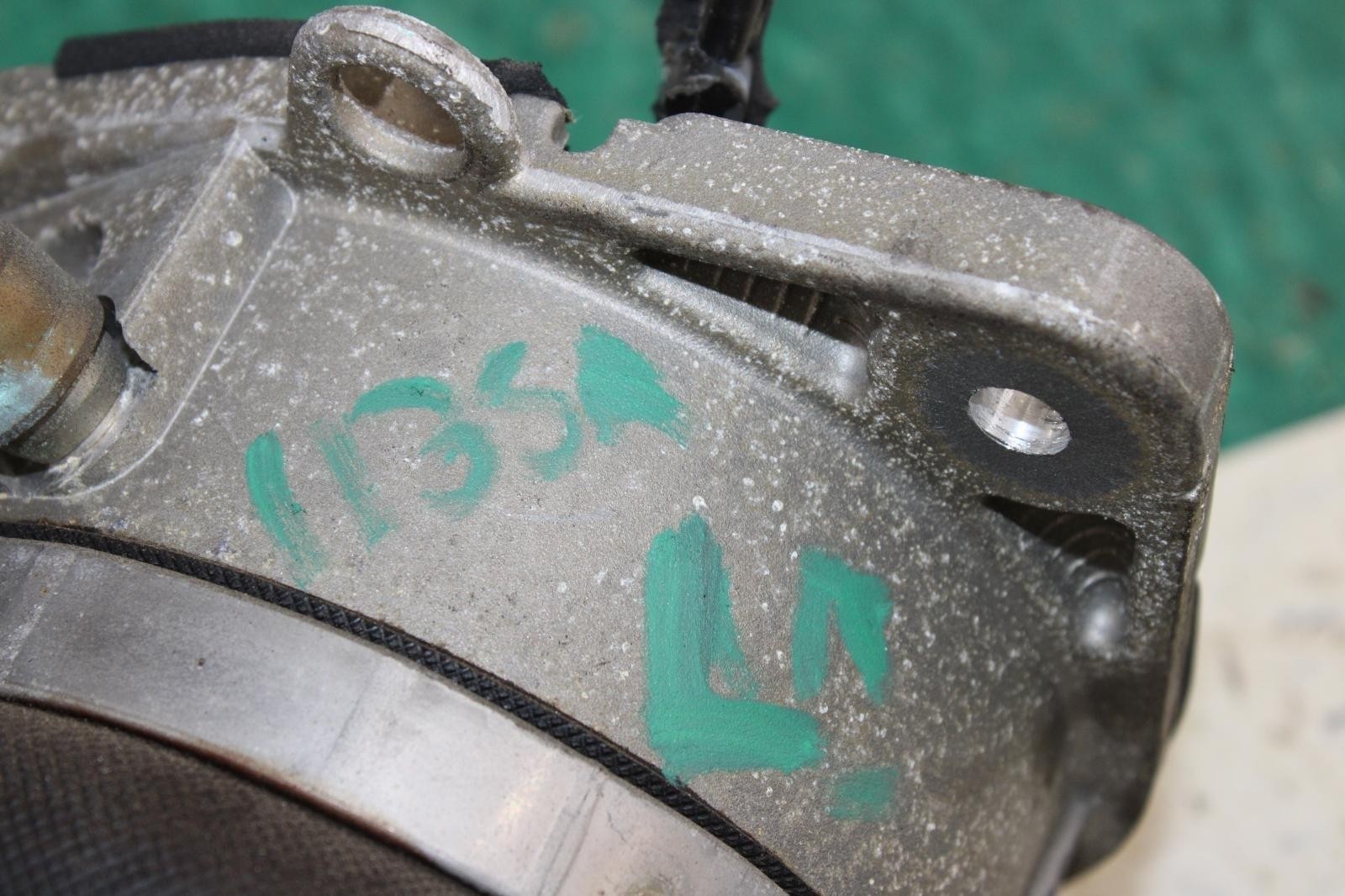 13-18 Flying Spur LR Driver Left Side Air Ride Strut Suspension Factory OEM WTY