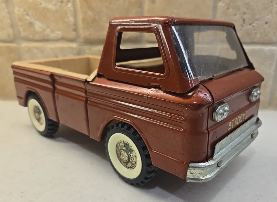VINTAGE, STRUCTO 1960'S CHEVY CORVAIR RAMP SIDE TRUCK !!ALL ORIGINAL!! - Image 2 of 4