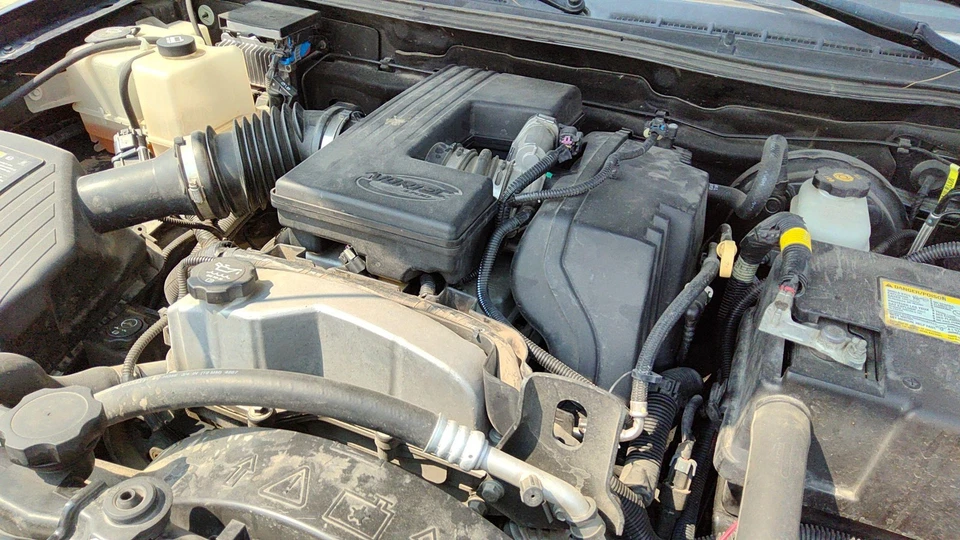 Cubierta de válvula GMC Canyon 2007-2012 OEM 3,7 L 12612092 Foto 4 de 4