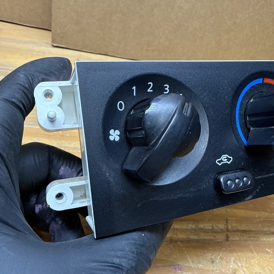 Оригинальный идентификатор климат-контроля для обогревателя кондиционера Nissan Xterra 2003 04 годов выпуска 173-010-1160 - Изображение 2 из 4