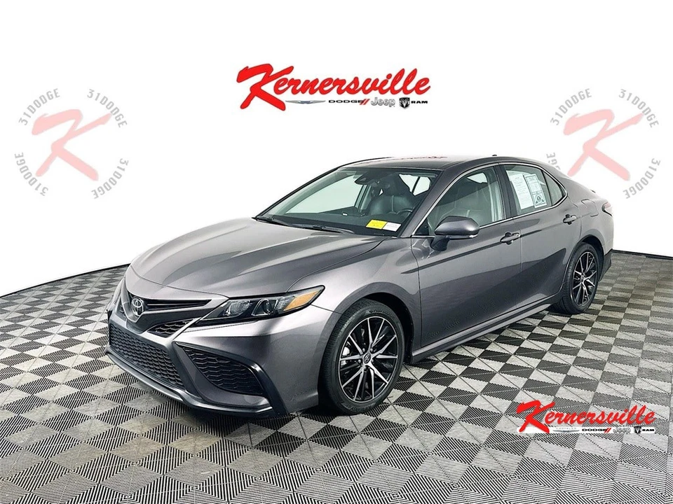 2024 Toyota Camry SE FWD 4dr Sedan Backup Camera Steering Wheel Controls Foto 3 de 4