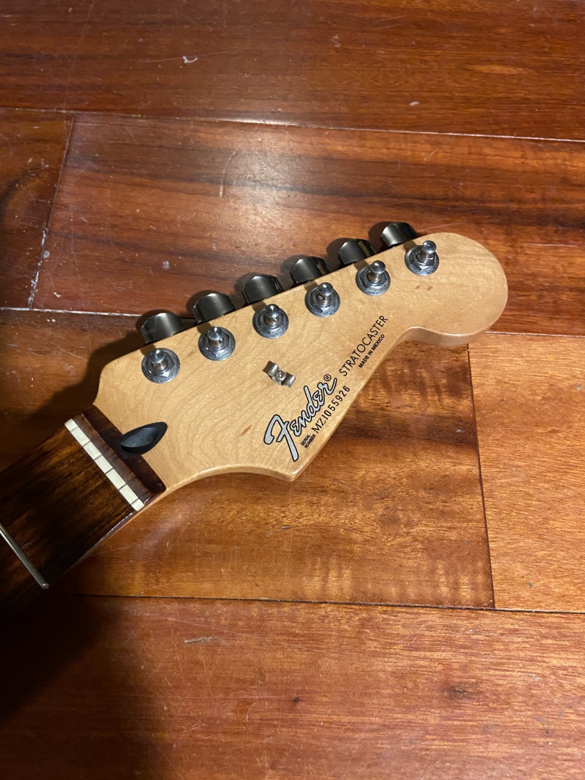 2001 MIM Fender Stratocaster Standard Strat Rosewood Maple Neck Tuners 9.5" Rds