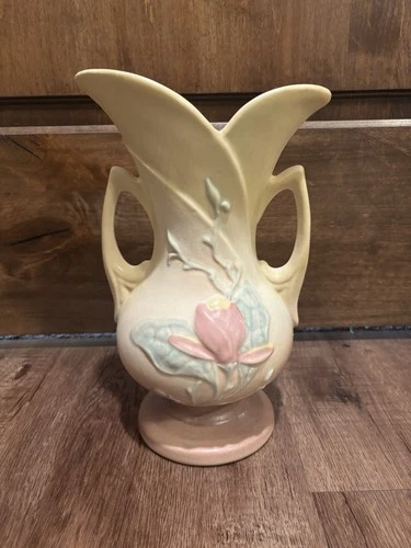 Vintage HULL POTTERY Magnolia Vase circa 1947 USA 11 Inches Tall
