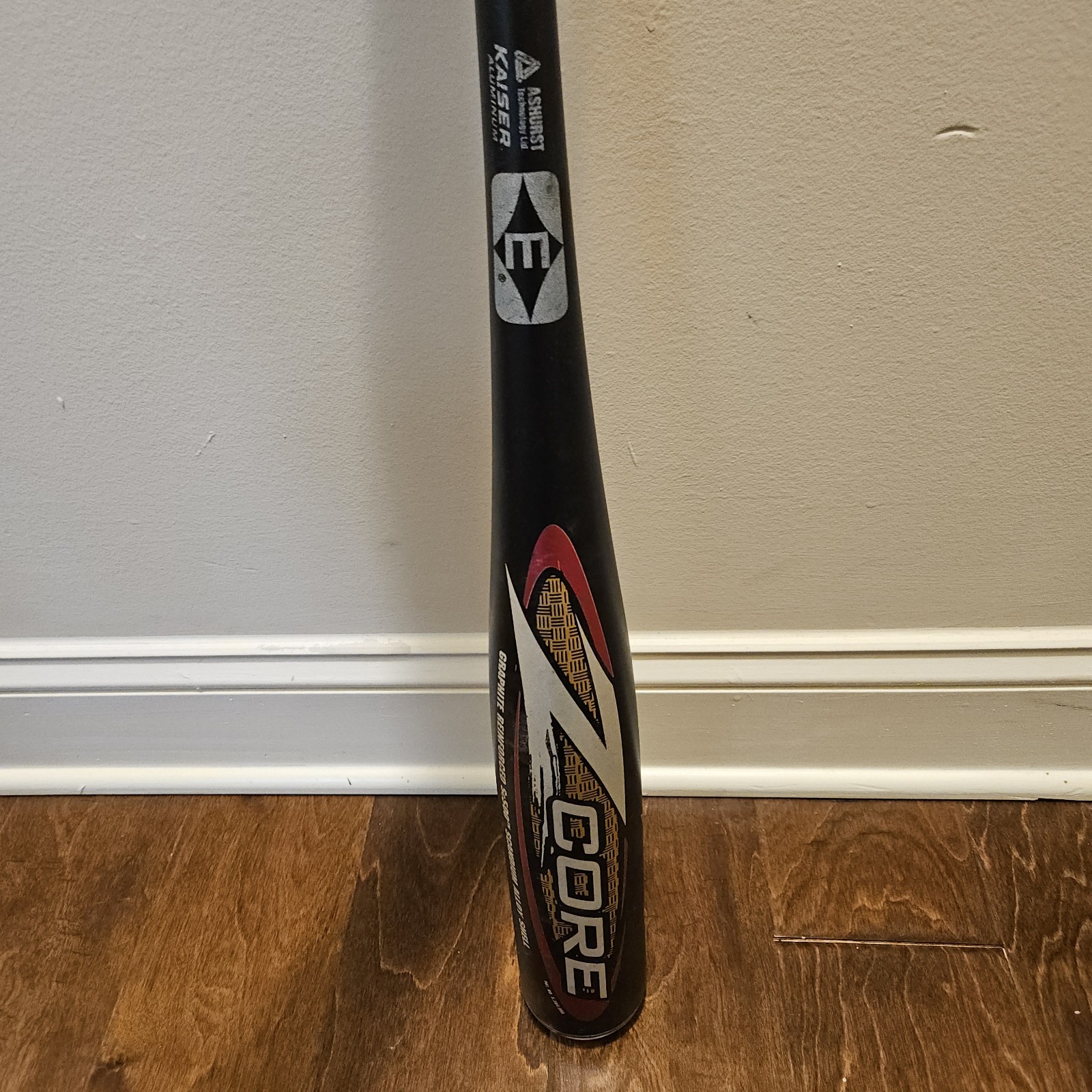 Easton  Z2K Zcore Sc500   32/27( -5) 2000' Popular bat !!!!!