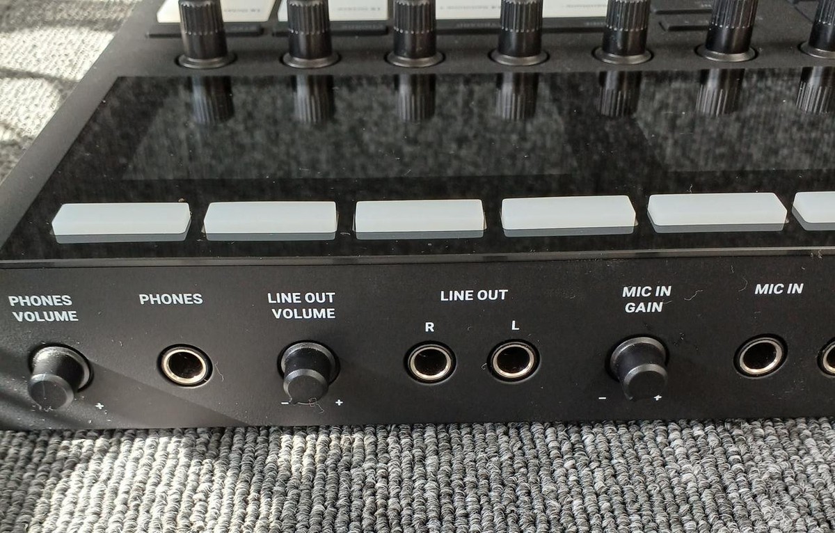 【中古・美品】Native Instruments MASCHINE MK3 Used Native Instruments Maschine MK3 MIDI Controller