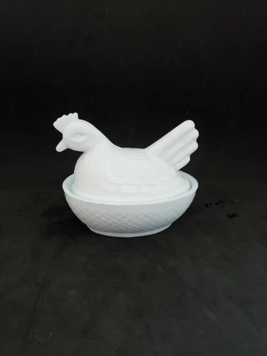 Vintage Small Hen On Nest White Milk Glass Covered Candy Dish 4.5"