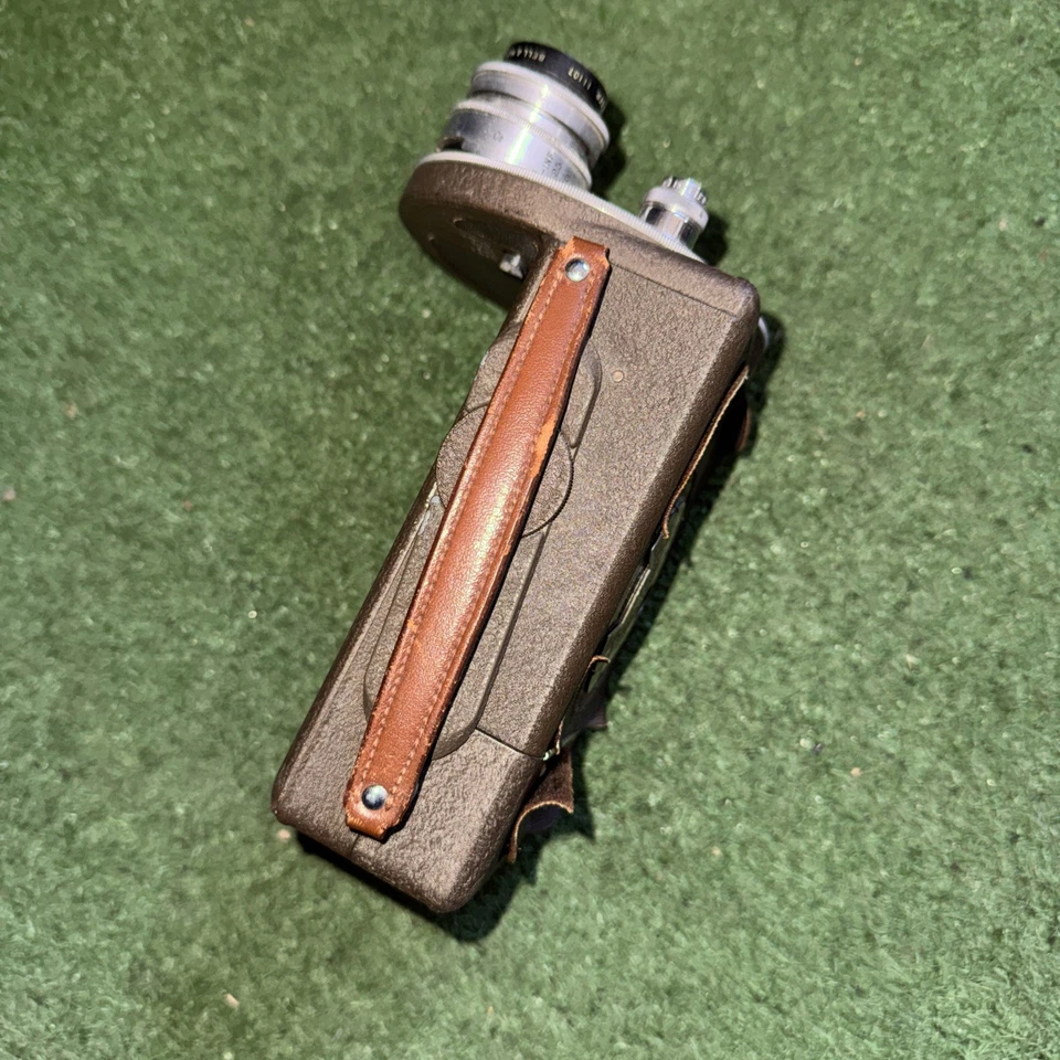 Cámara de película trasera vintage Bell & Howell Filmo torreta maestra automática de 16 mm Foto 4 de 4