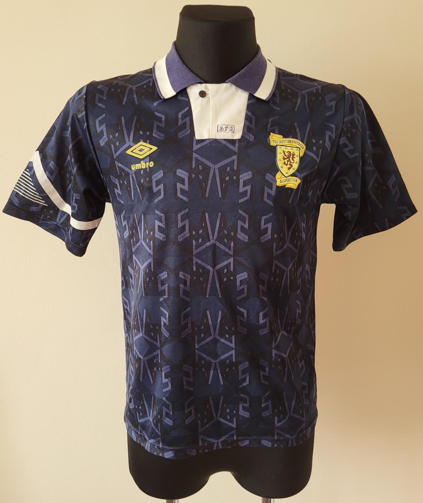 Scotland 1991 - 1994 Home football Umbro shirt size Small