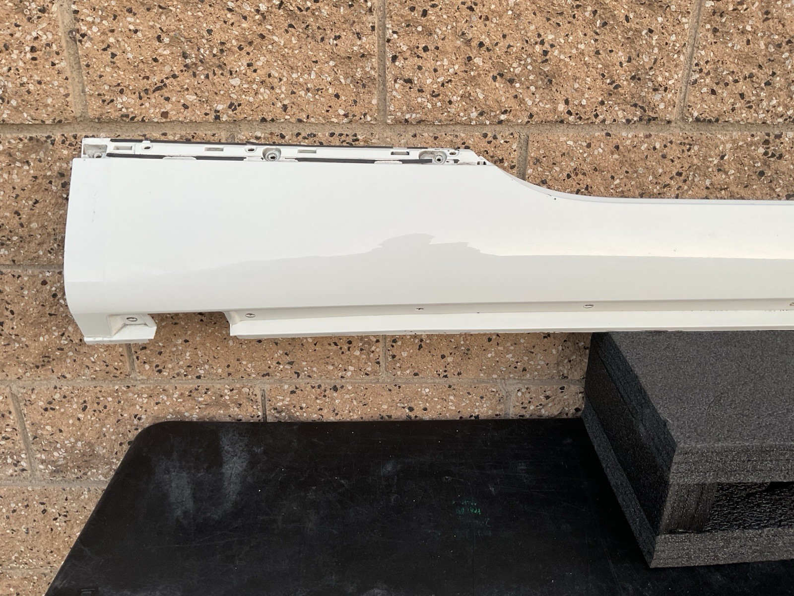 2018 2020 2022 2024 BENTLEY CONTINENTAL GT RIGHT ROCKER MOLDING OEM USED